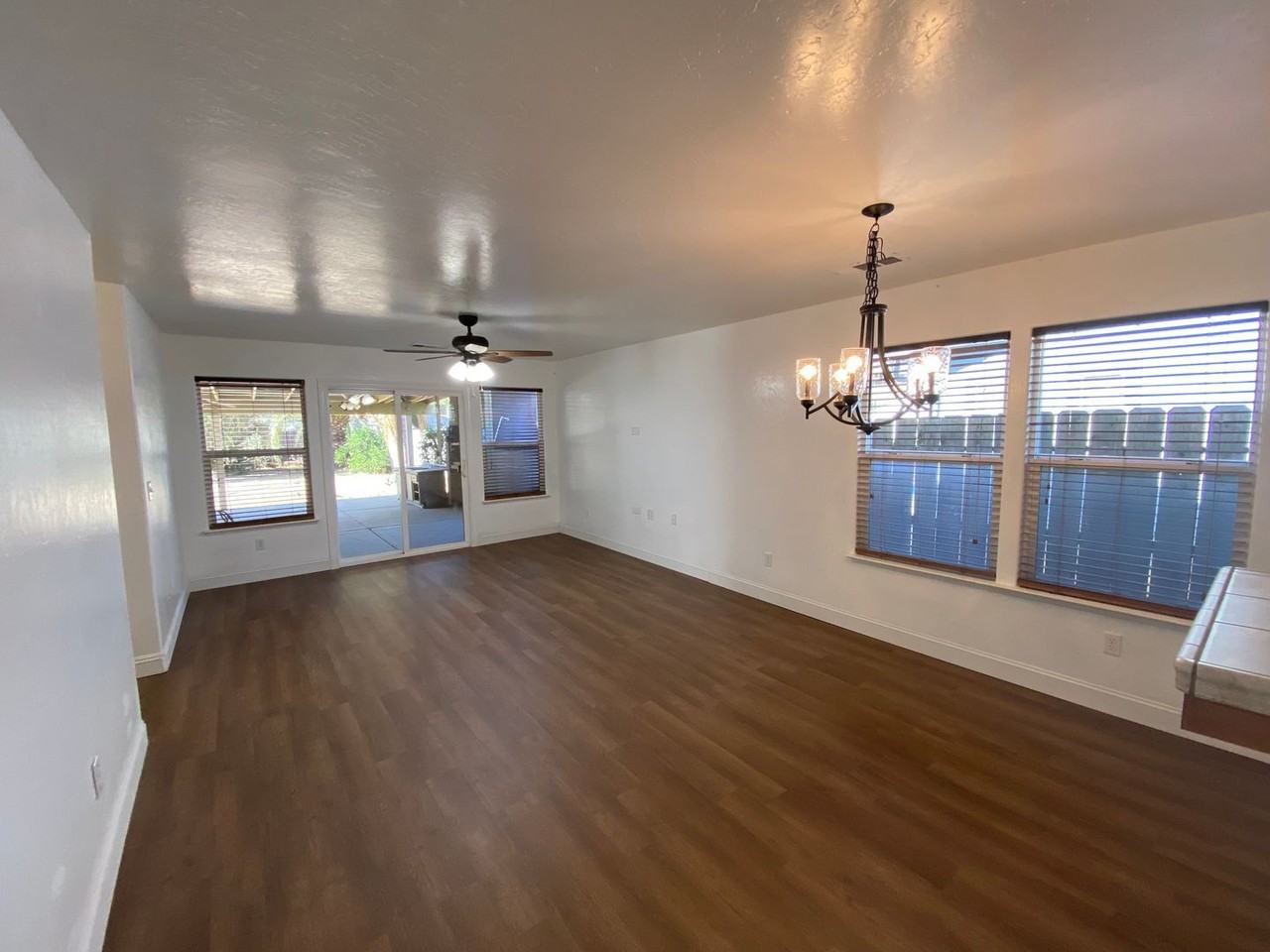 342 N D St - Photo 7 of 34