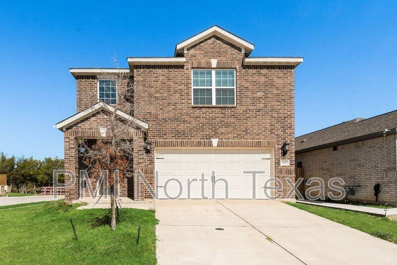 1421 Butler Ave - Photo 4 of 25