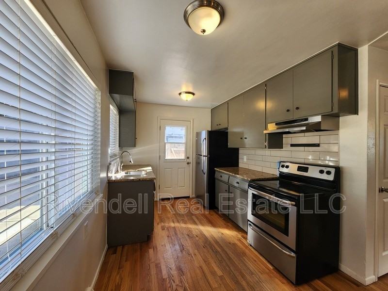 1320 Winona Ct - Photo 2 of 8