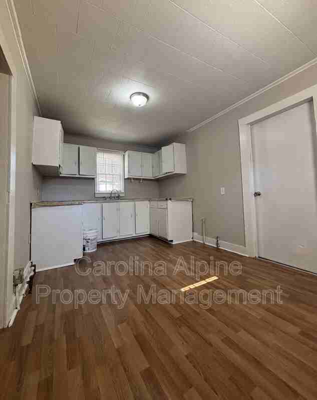 104 Black Ave - Photo 3 of 9