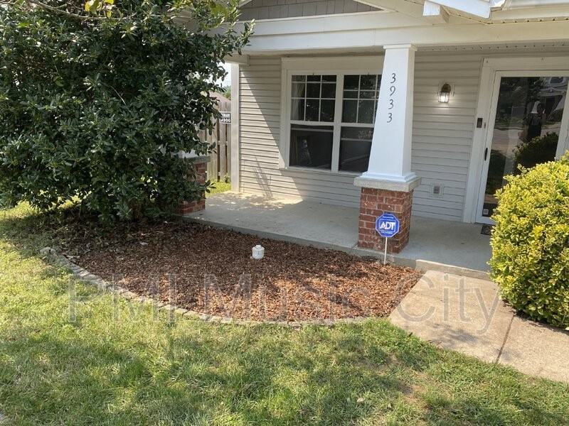 3933 Bridgeview Ln - Photo 3 of 16