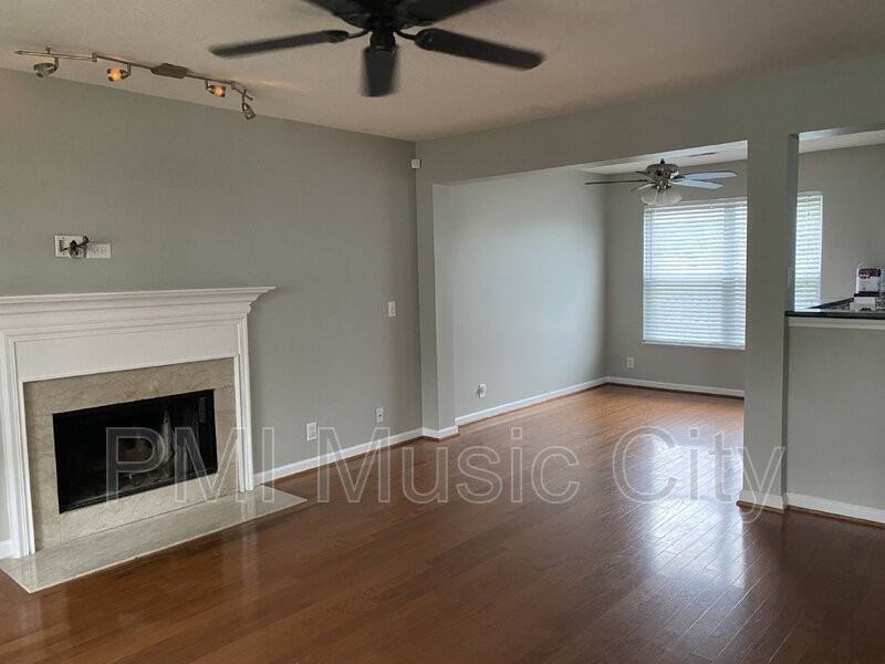 3933 Bridgeview Ln - Photo 4 of 16