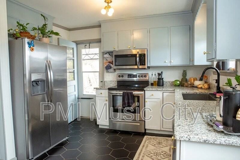 501B Fedders Dr - Photo 3 of 16