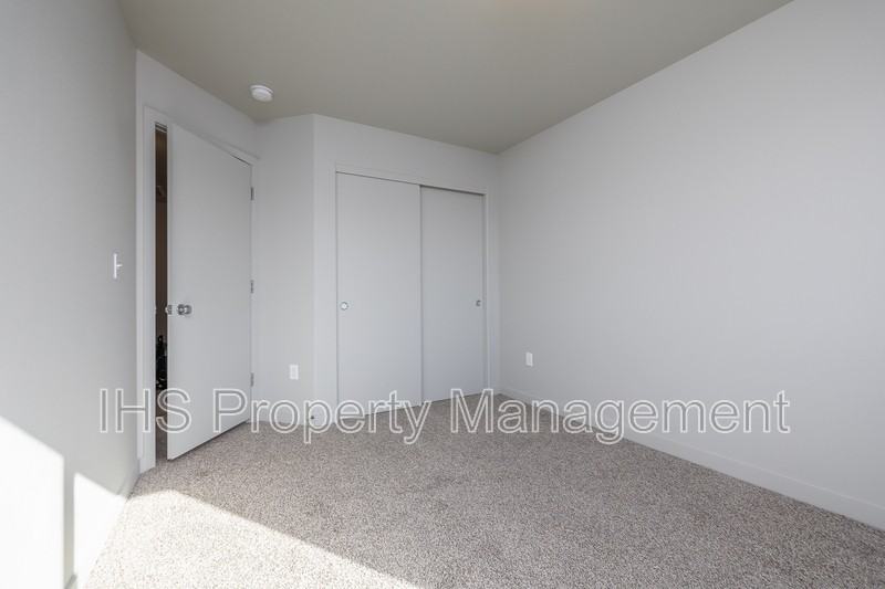 2405 Ronan St #C - Photo 7 of 15