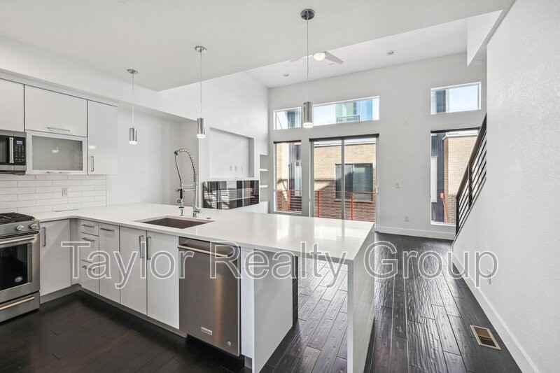 3032 Wilson Ct #3 - Photo 2 of 29