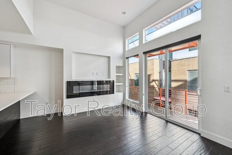 3032 Wilson Ct #3 - Photo 3 of 29