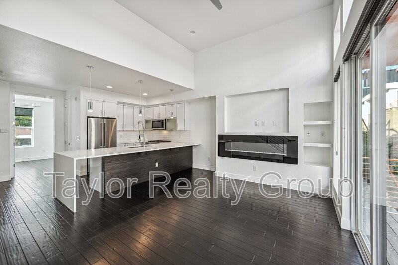 3032 Wilson Ct #3 - Photo 4 of 29