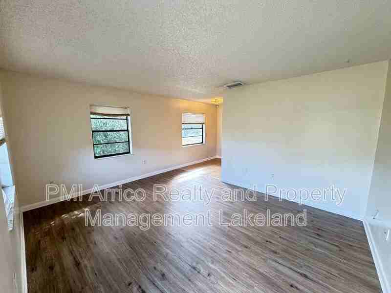 1250 Josephine St - Photo 2 of 7