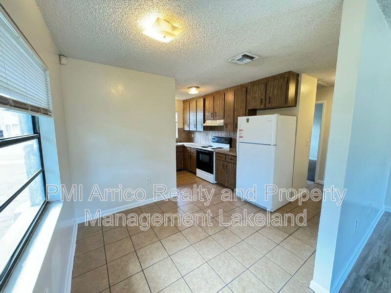 1250 Josephine St - Photo 3 of 7