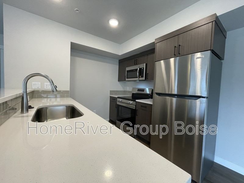 885 E Travel Ln #103 - Photo 2 of 23