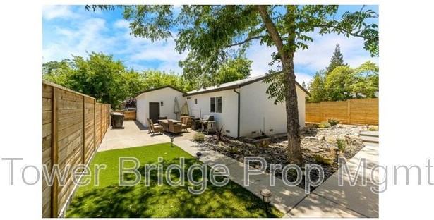 134 Birch St - Photo 3 of 11