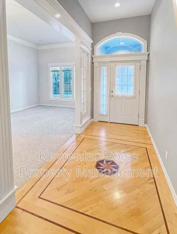 2440 E Bancroft Ct - Photo 2 of 26
