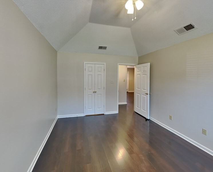 1103 Cambrain Dr - Photo 7 of 20