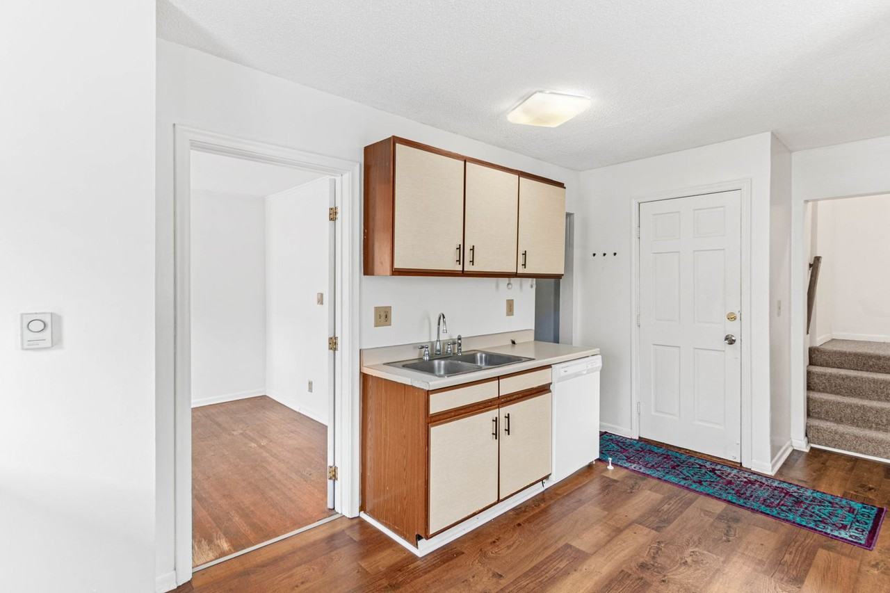 3443 Colfax Ave S - Photo 3 of 19