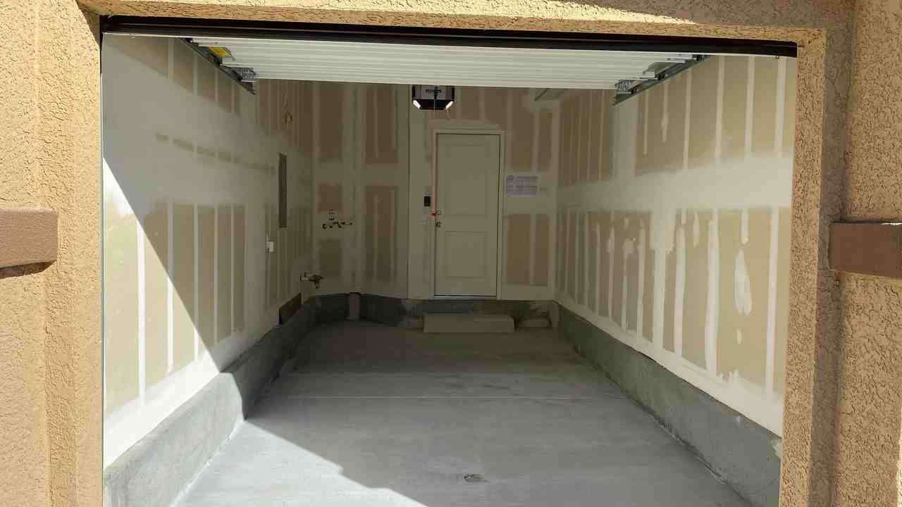 7850 Aurora Sky St - Photo 5 of 40