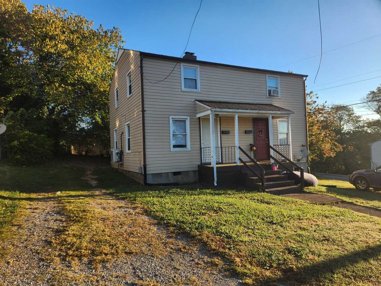 1740-1742 Shaffer Street - Photo 2 of 10