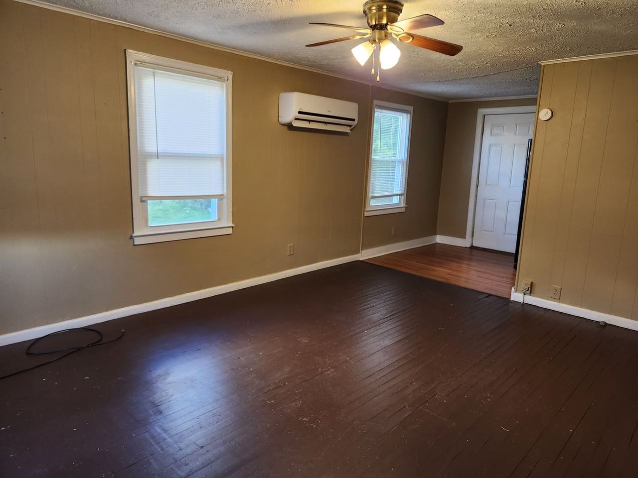 1740-1742 Shaffer Street - Photo 3 of 10