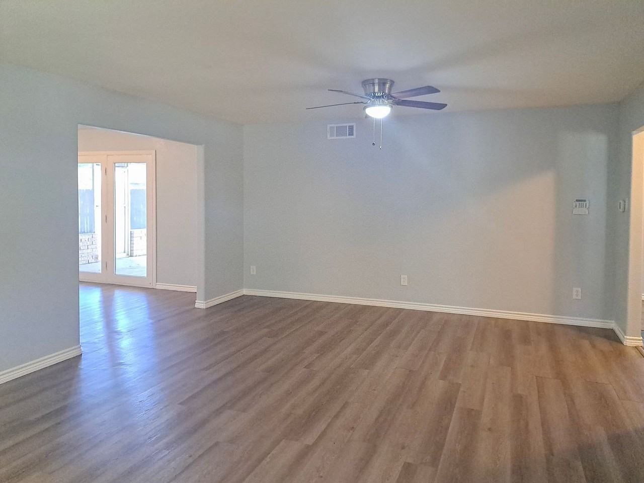 54161 Bryant St - Photo 3 of 22