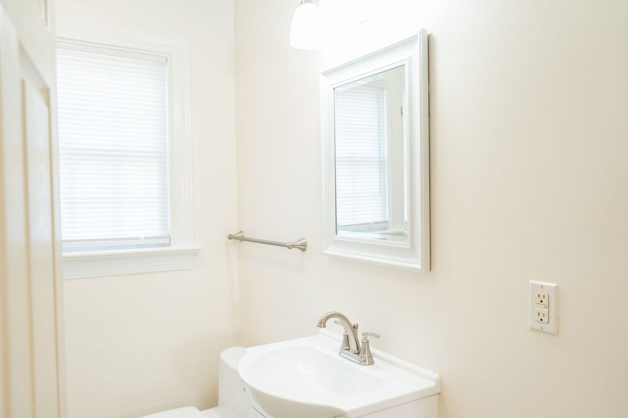 107 Cresap Rd - Photo 4 of 30