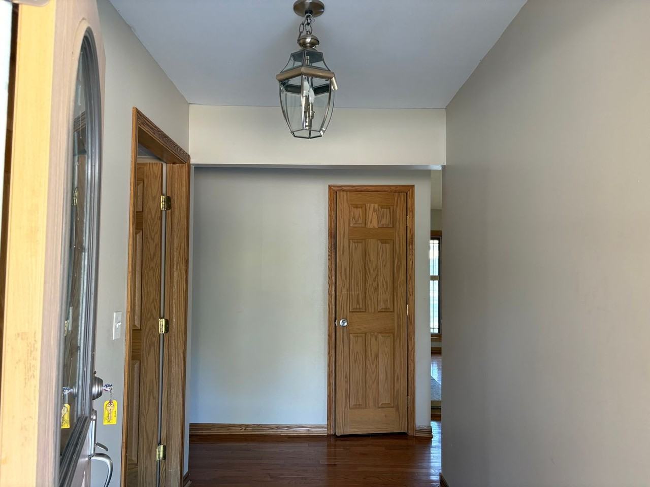 245 S Tracy St - Photo 2 of 19