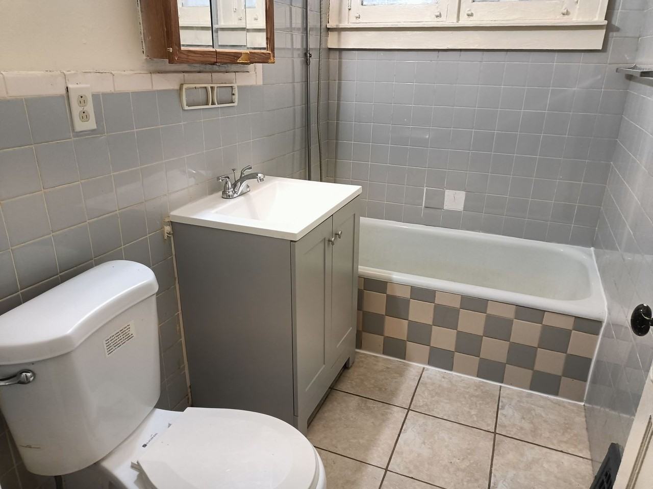 1975 W Melvina St - Photo 7 of 12