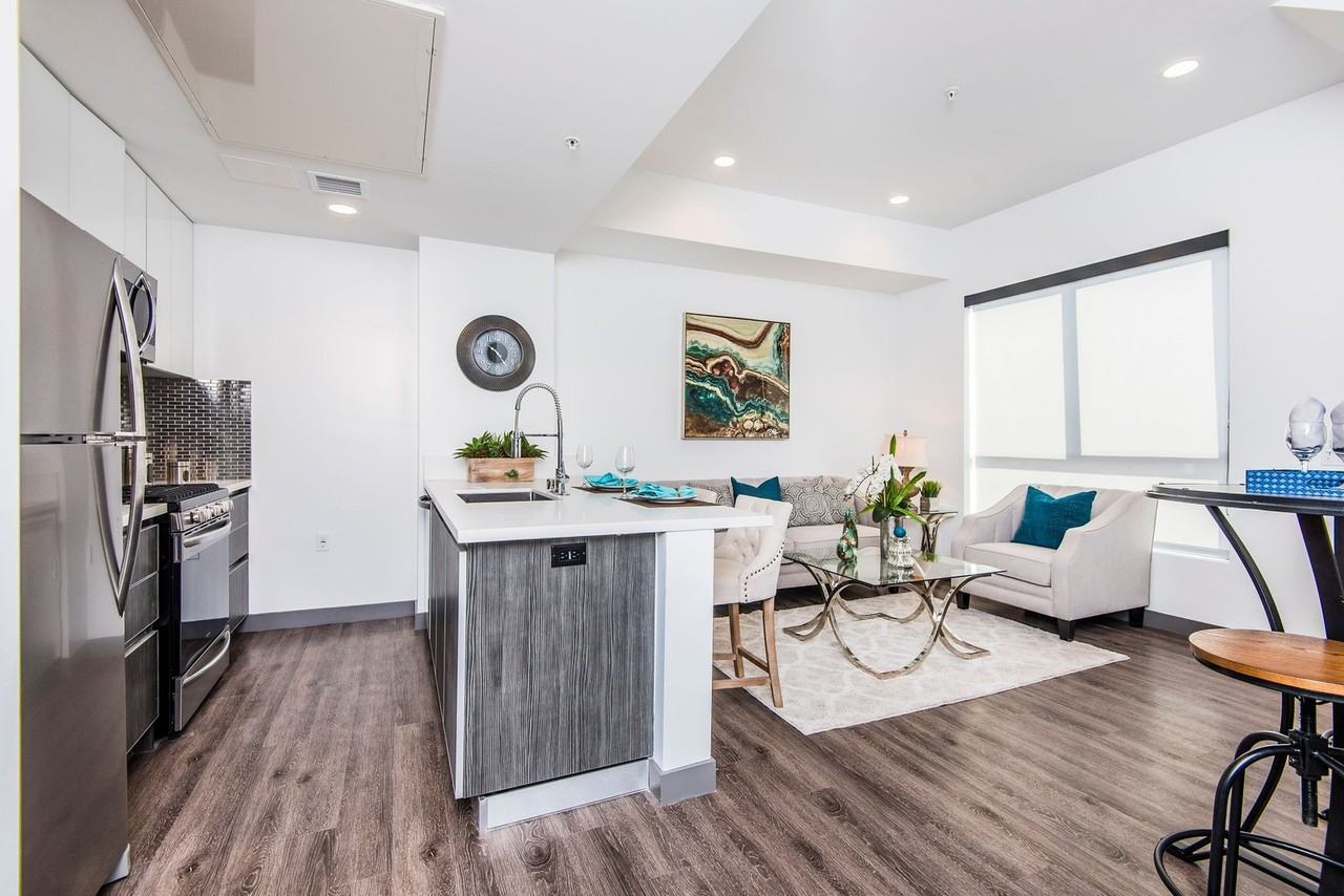 Come home to these New Modern Townhouse! - Photo 3 of 29