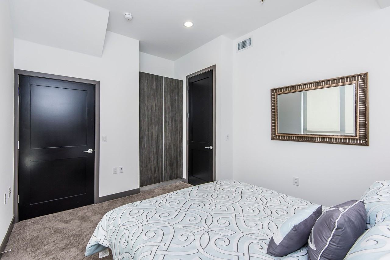 Come home to these New Modern Townhouse! - Photo 6 of 29