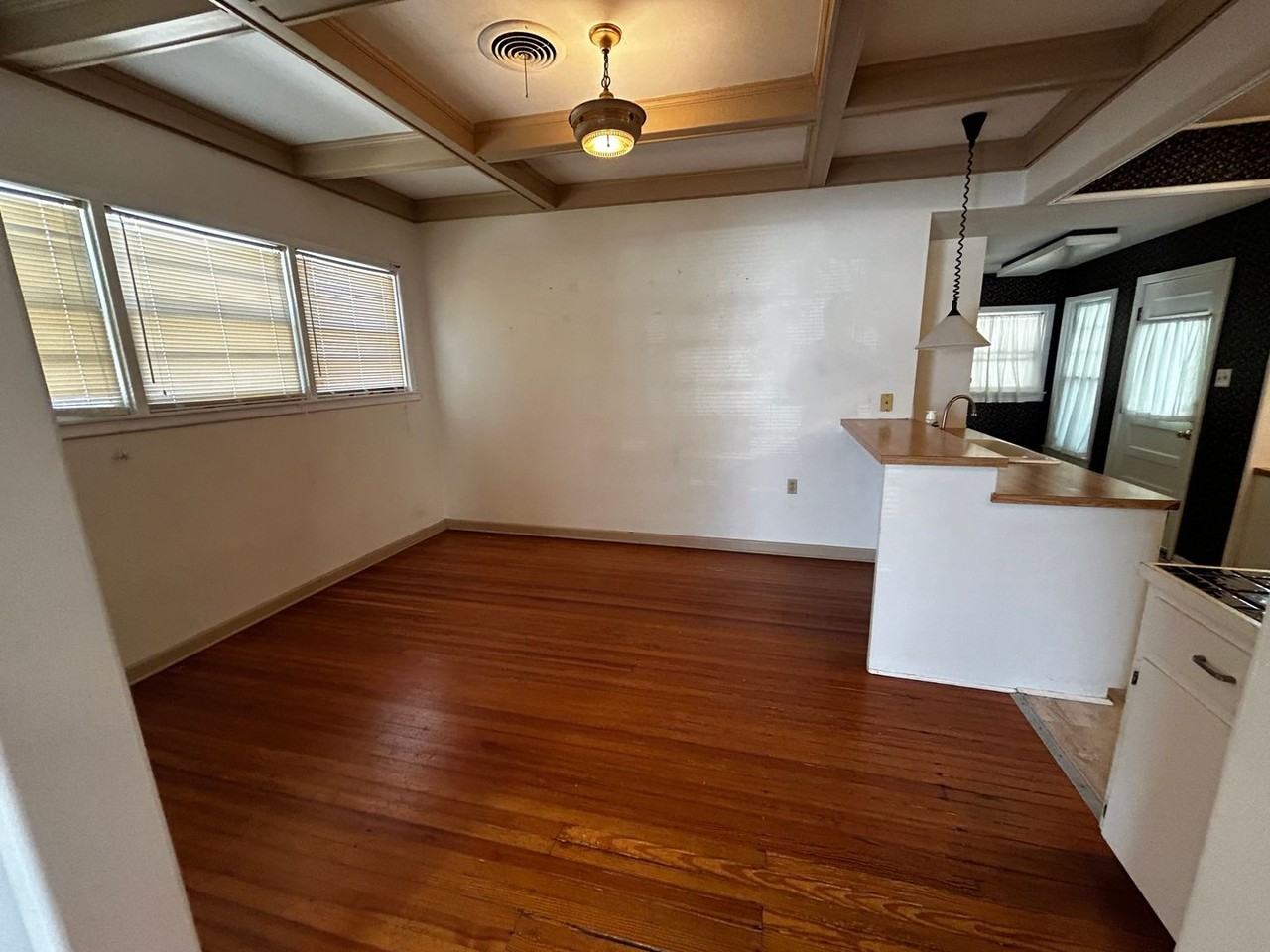 826 En 15th St - Photo 6 of 21