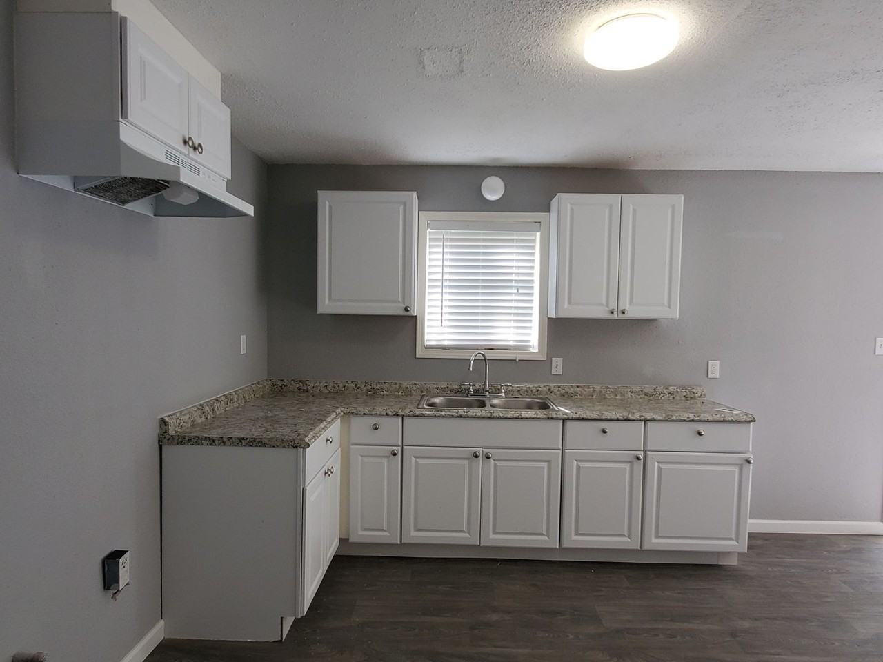 420 Rosewood St - Photo 3 of 12