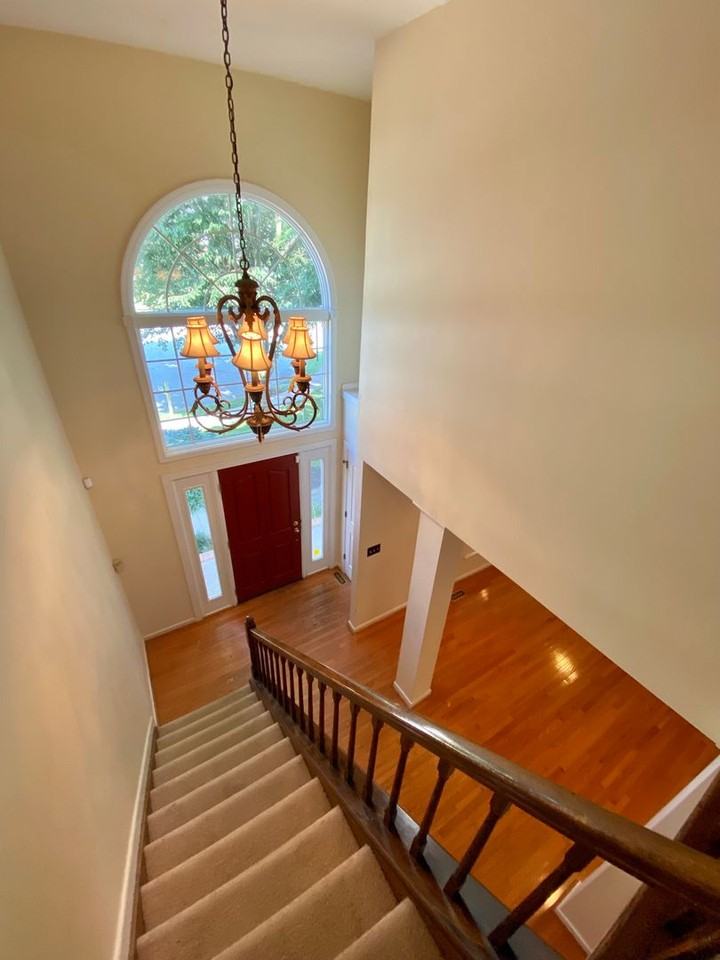 16 Wilderfield Ct - Photo 2 of 33