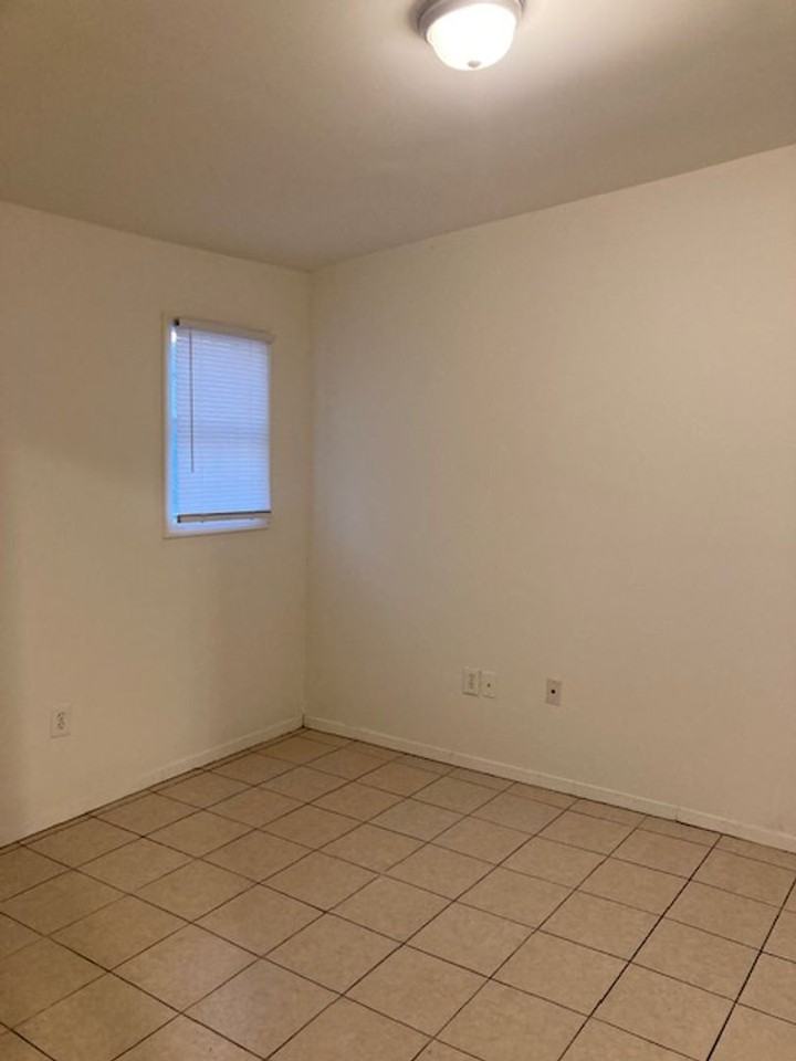 516 Austin St - Photo 5 of 7