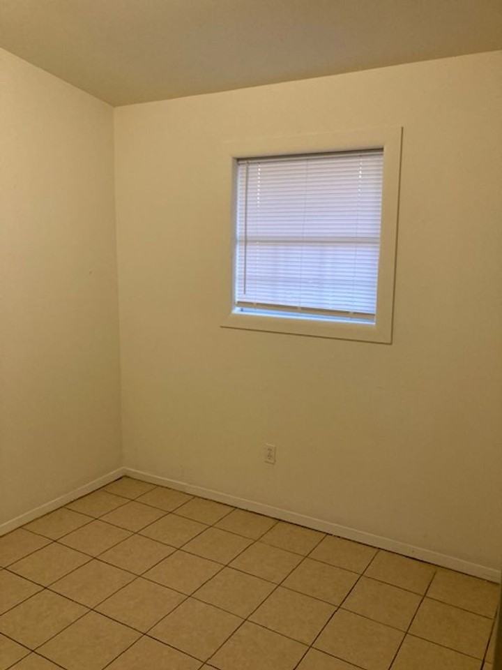 516 Austin St - Photo 7 of 7