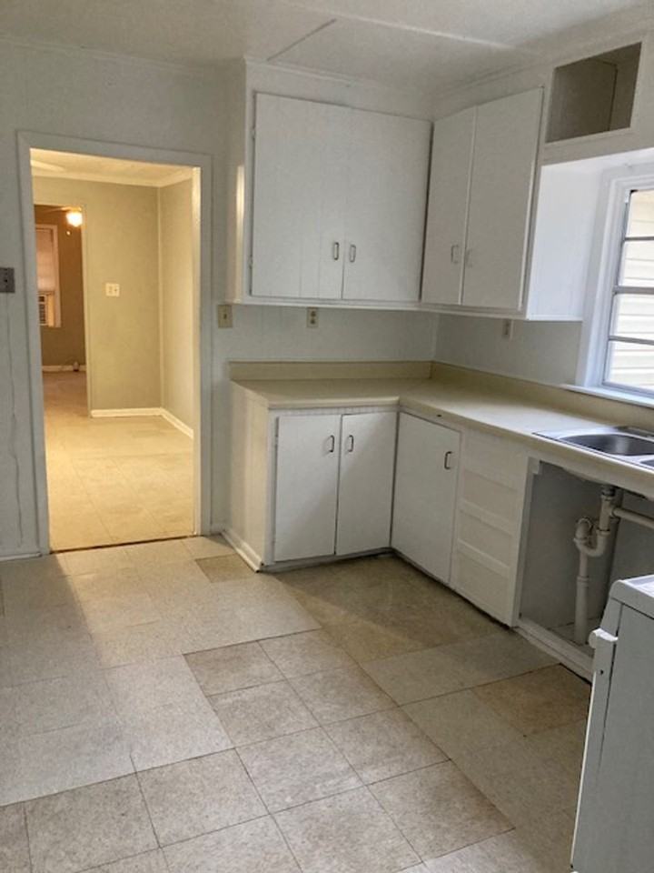 2227 17th Ave - Photo 7 of 11