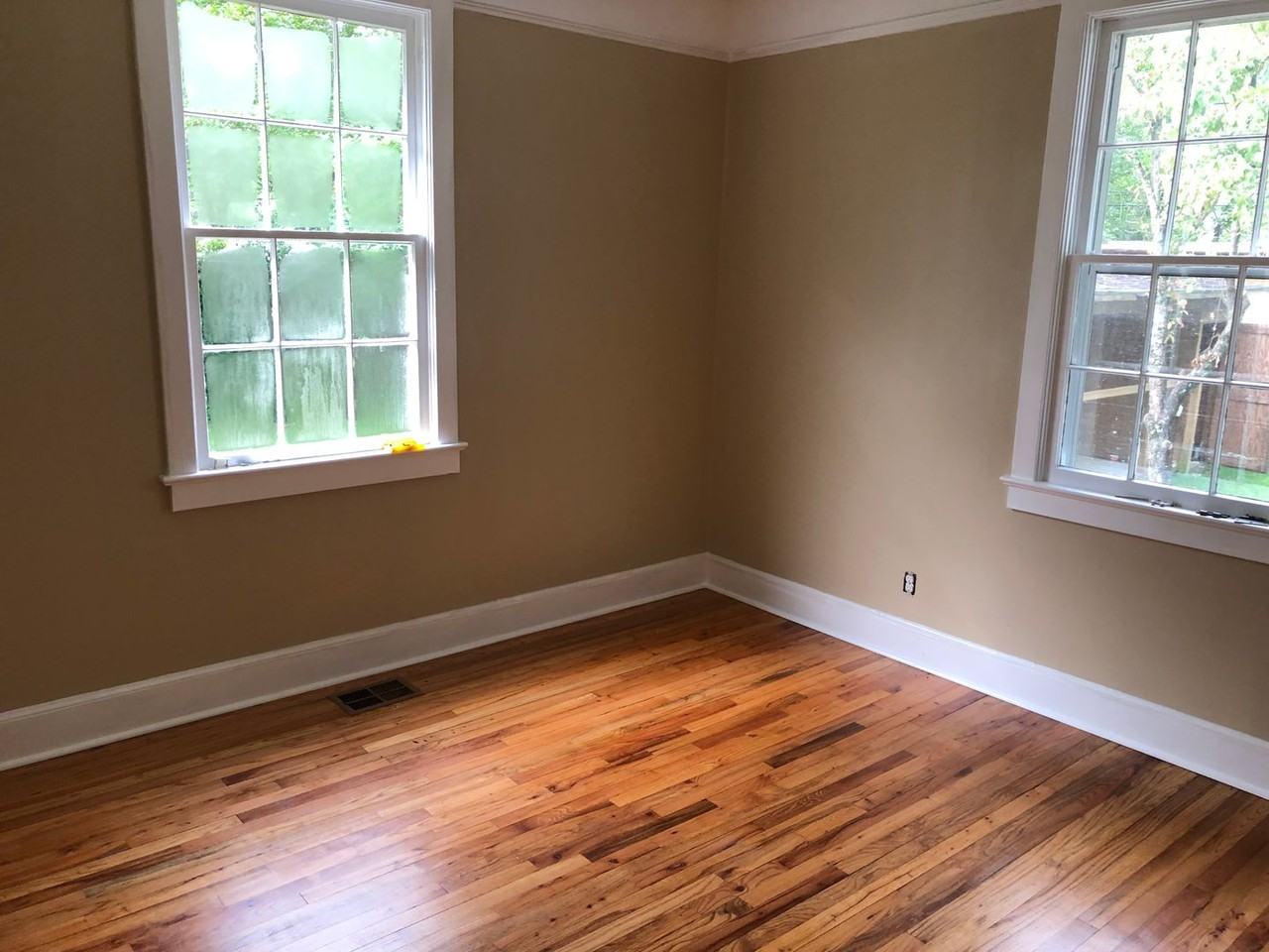 216 29th St - Photo 6 of 13