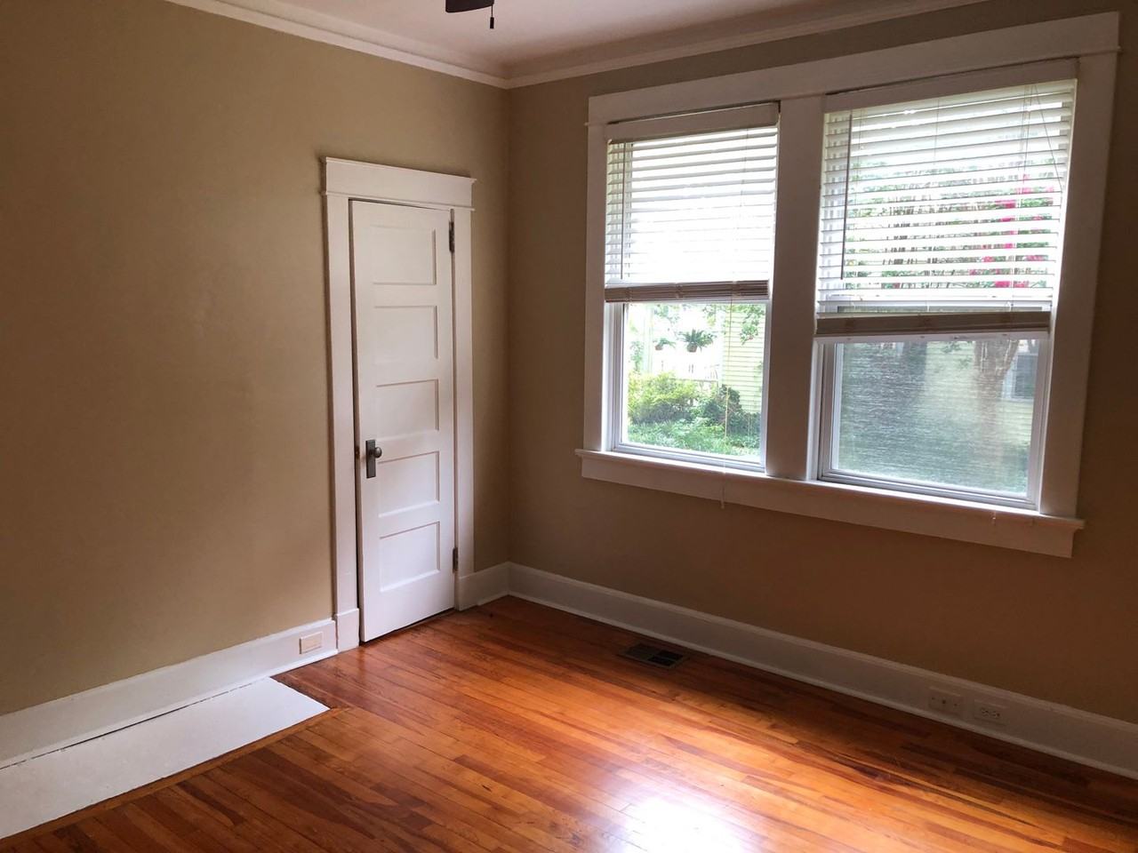 216 29th St - Photo 7 of 13