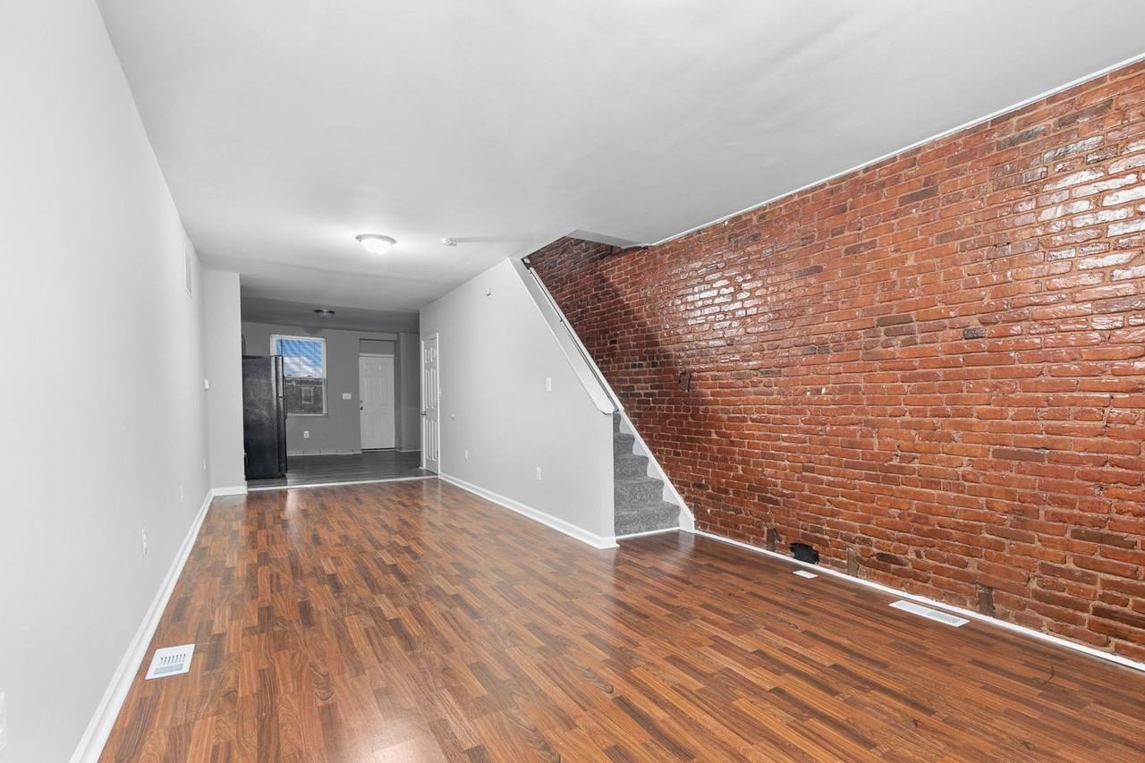 704 N Lakewood Ave - Photo 2 of 14