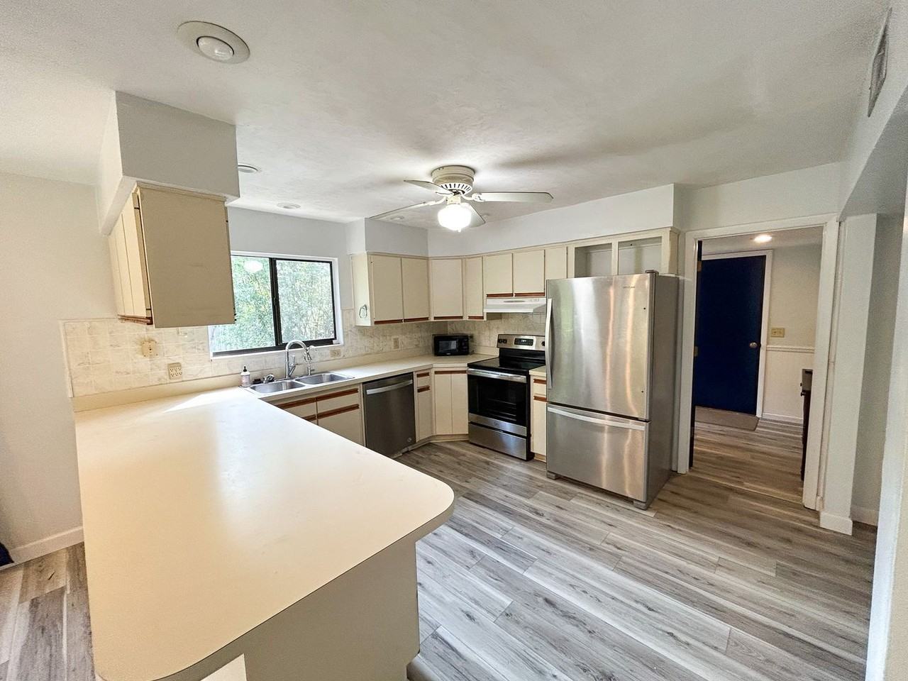 1824 Sw 35th Ave - Photo 4 of 41