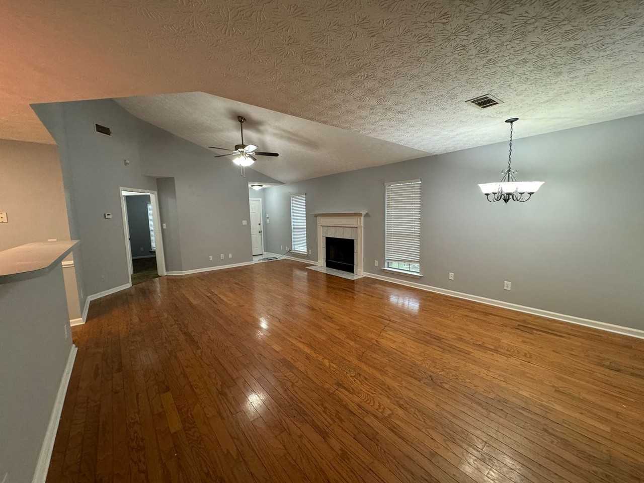 38 Tanglewood Ct - Photo 2 of 17
