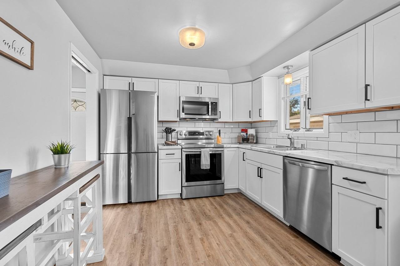 2627 S Jackson St - Photo 6 of 33