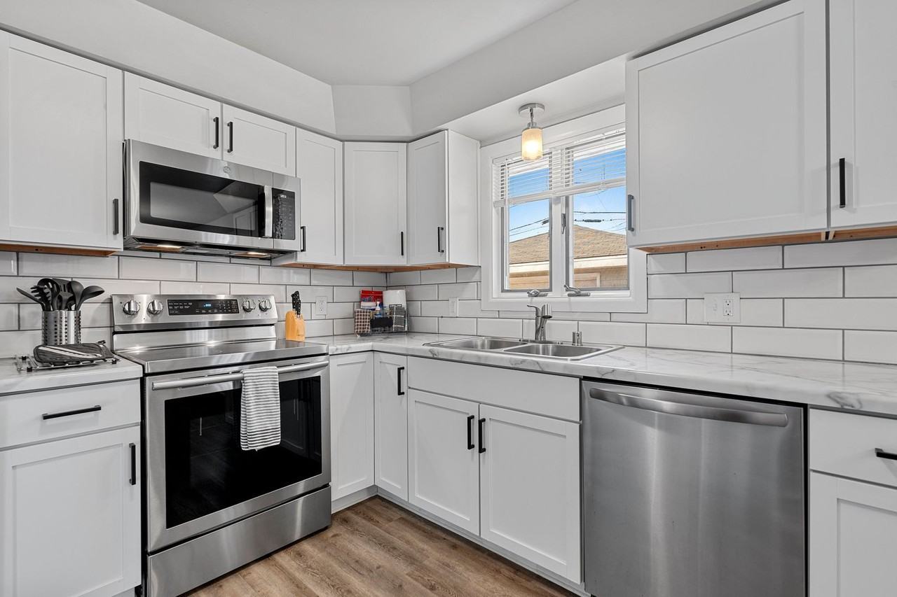 2627 S Jackson St - Photo 7 of 33