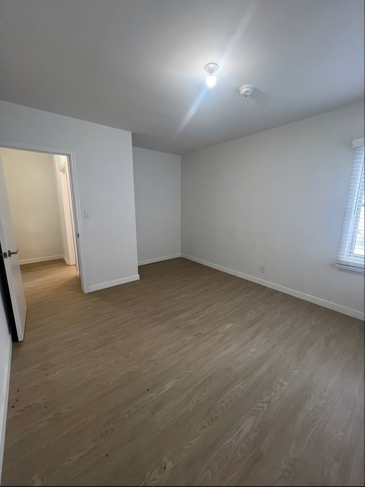 5760 Morley Street - Photo 7 of 18