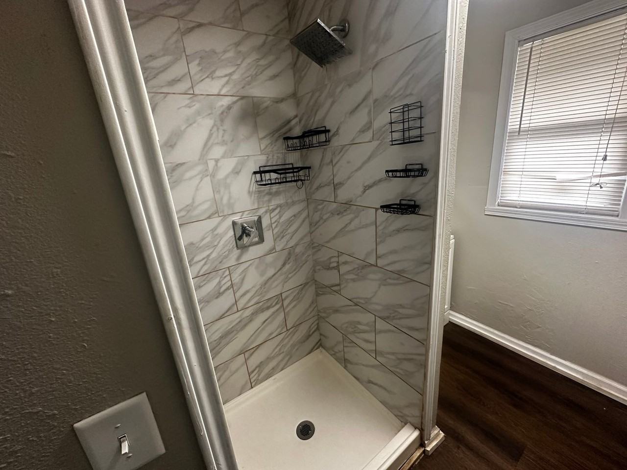 1015 6th Ave - Photo 3 of 7