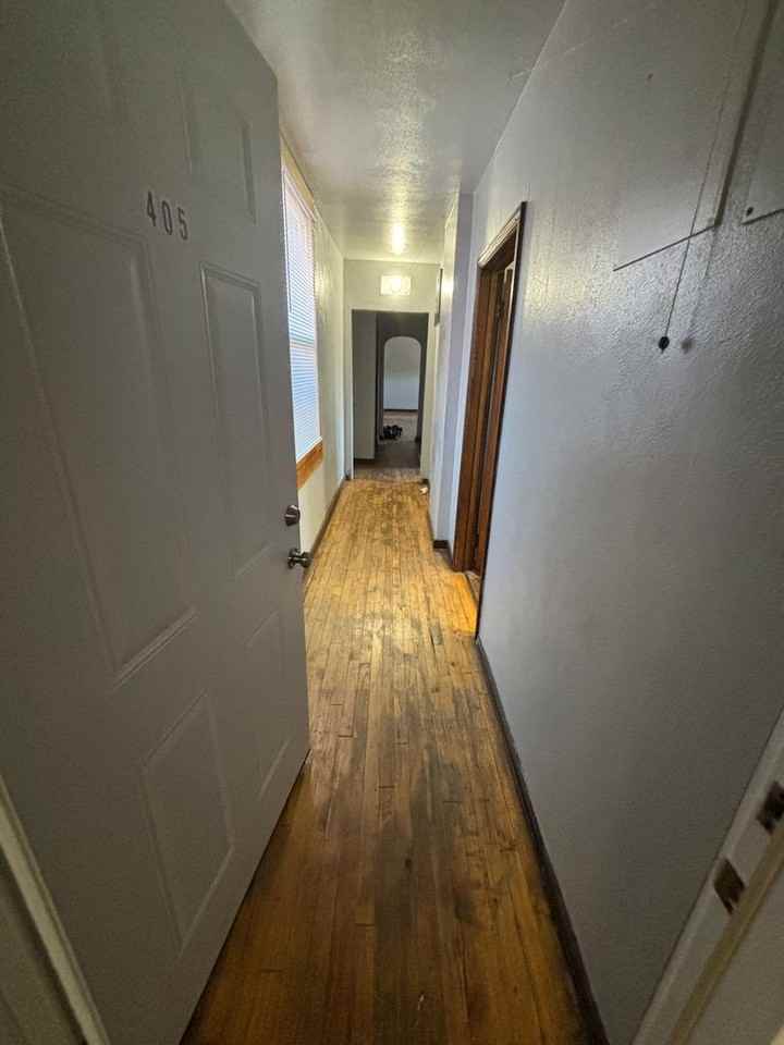 729 W Cedar St - Photo 3 of 8