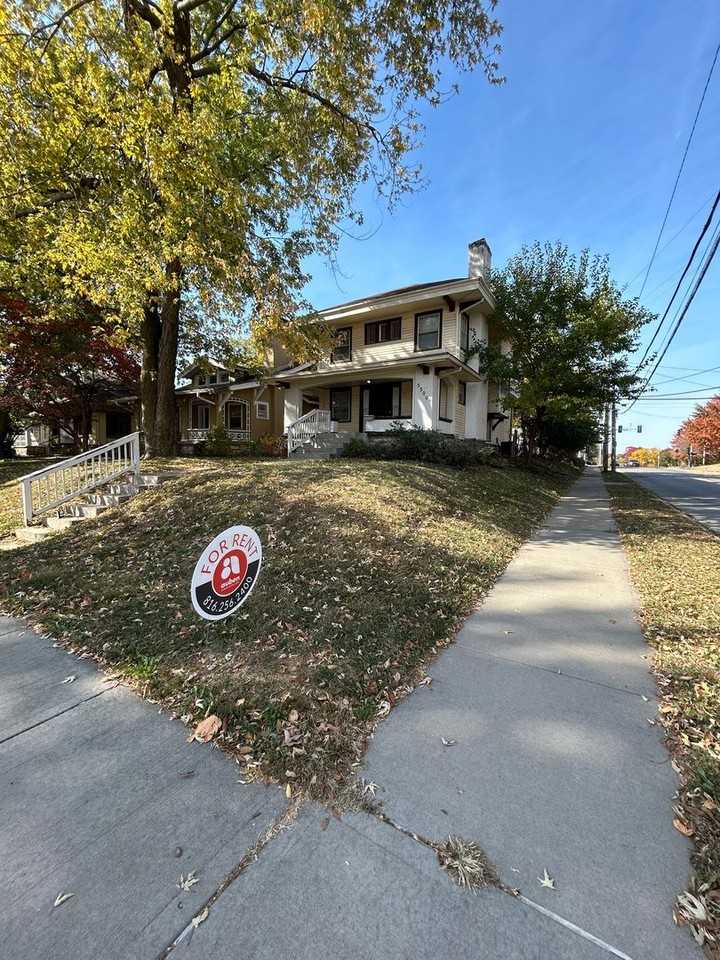 5300 Harrison St - Photo 2 of 31