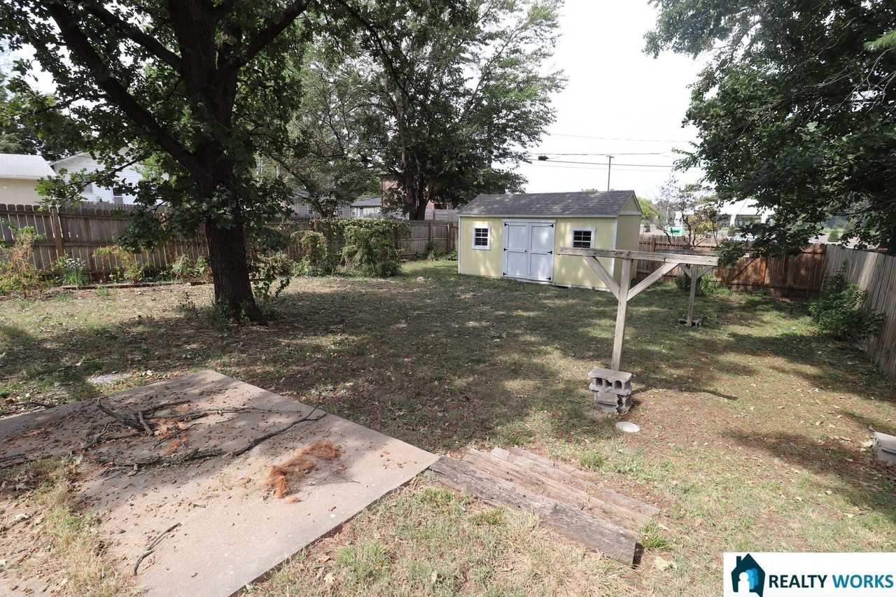 2828 Washington St - Photo 2 of 9