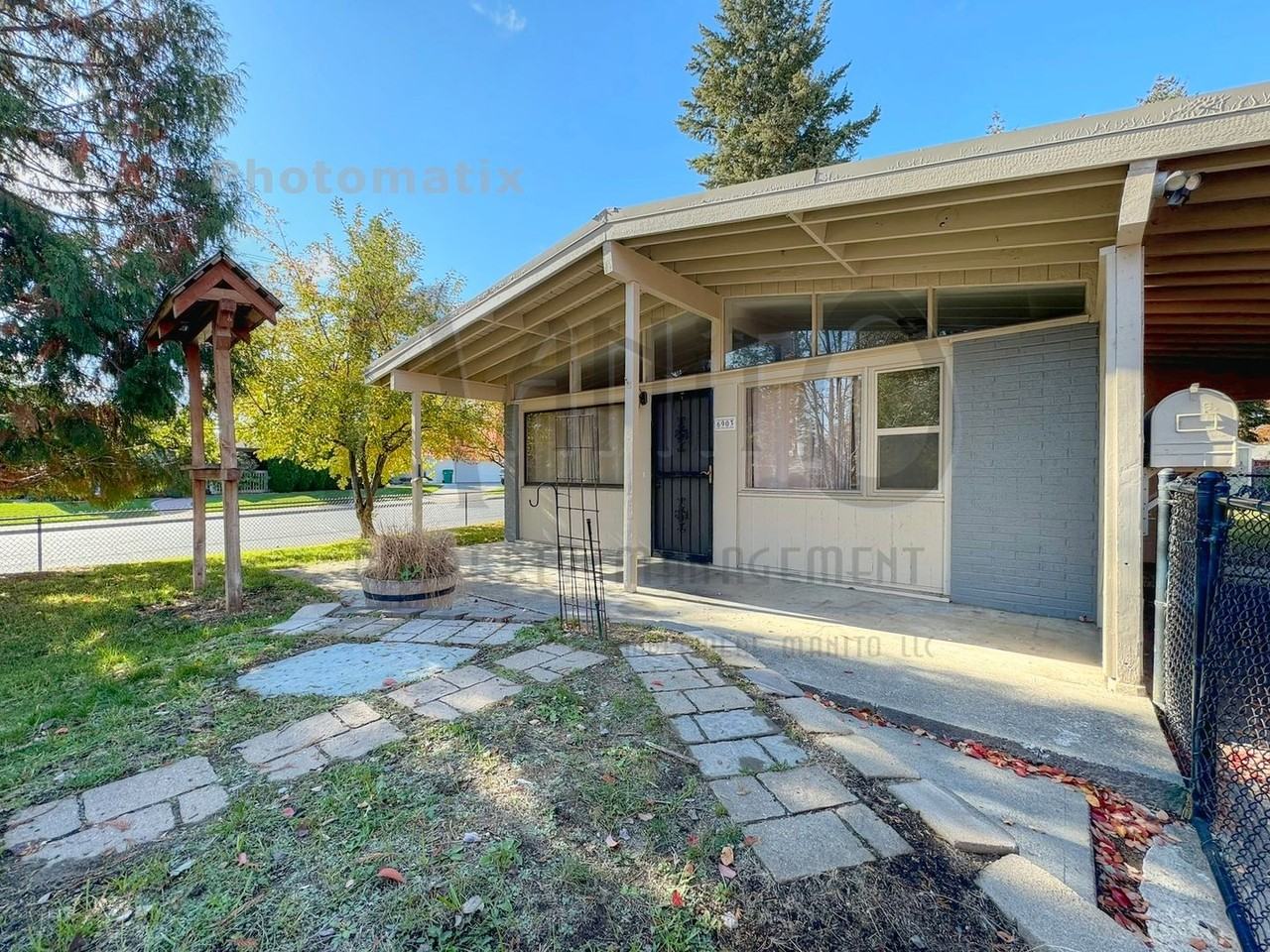 6903 N Stevens St - Photo 2 of 24