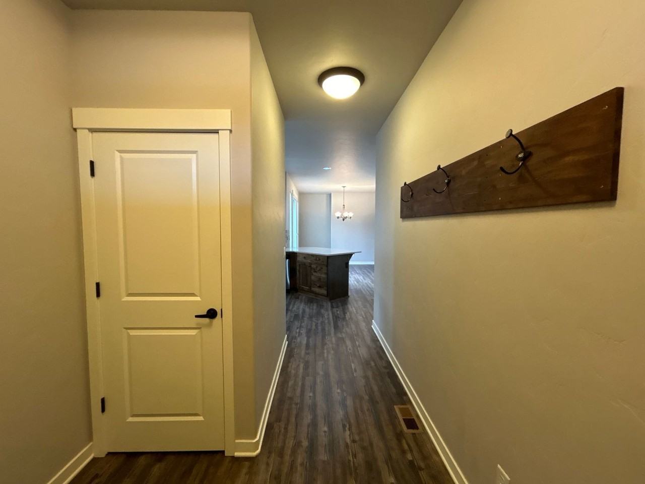 60511 Hedgewood Ln - Photo 2 of 24