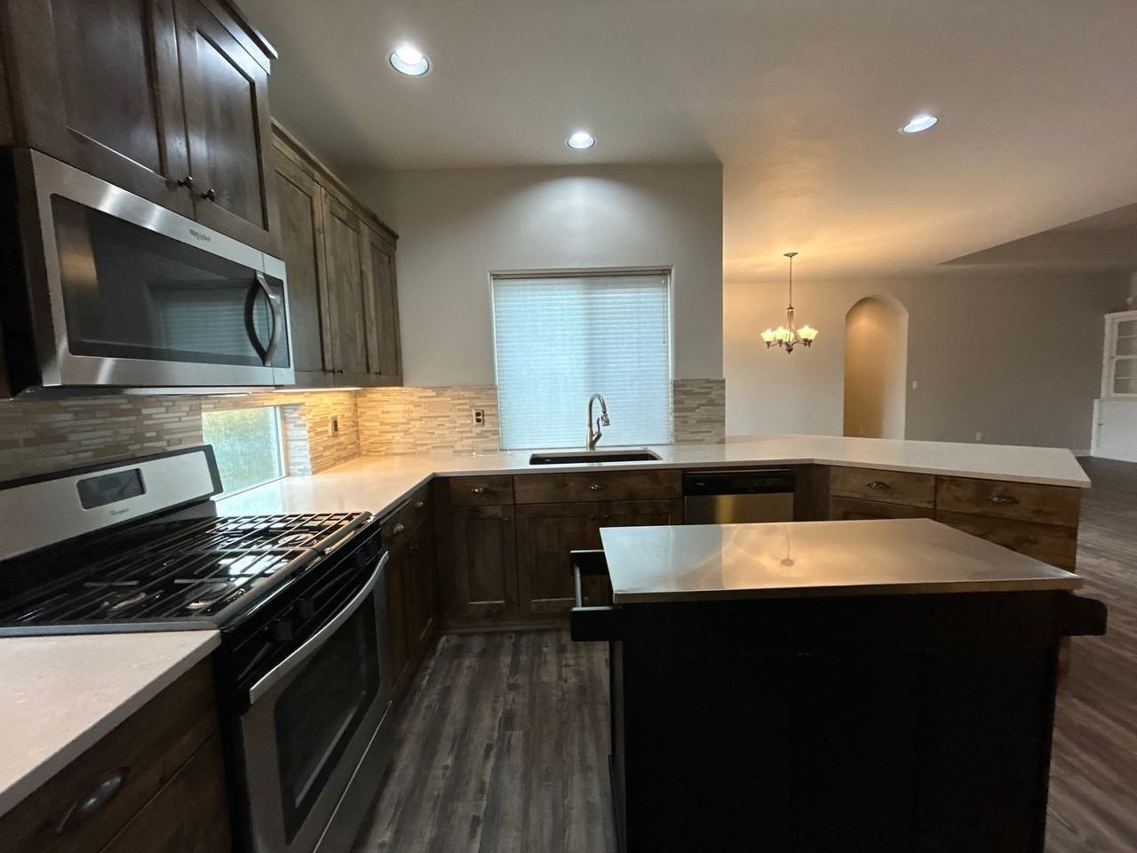 60511 Hedgewood Ln - Photo 3 of 24
