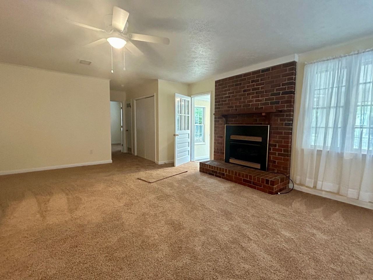 1811 Convair Ln - Photo 6 of 17