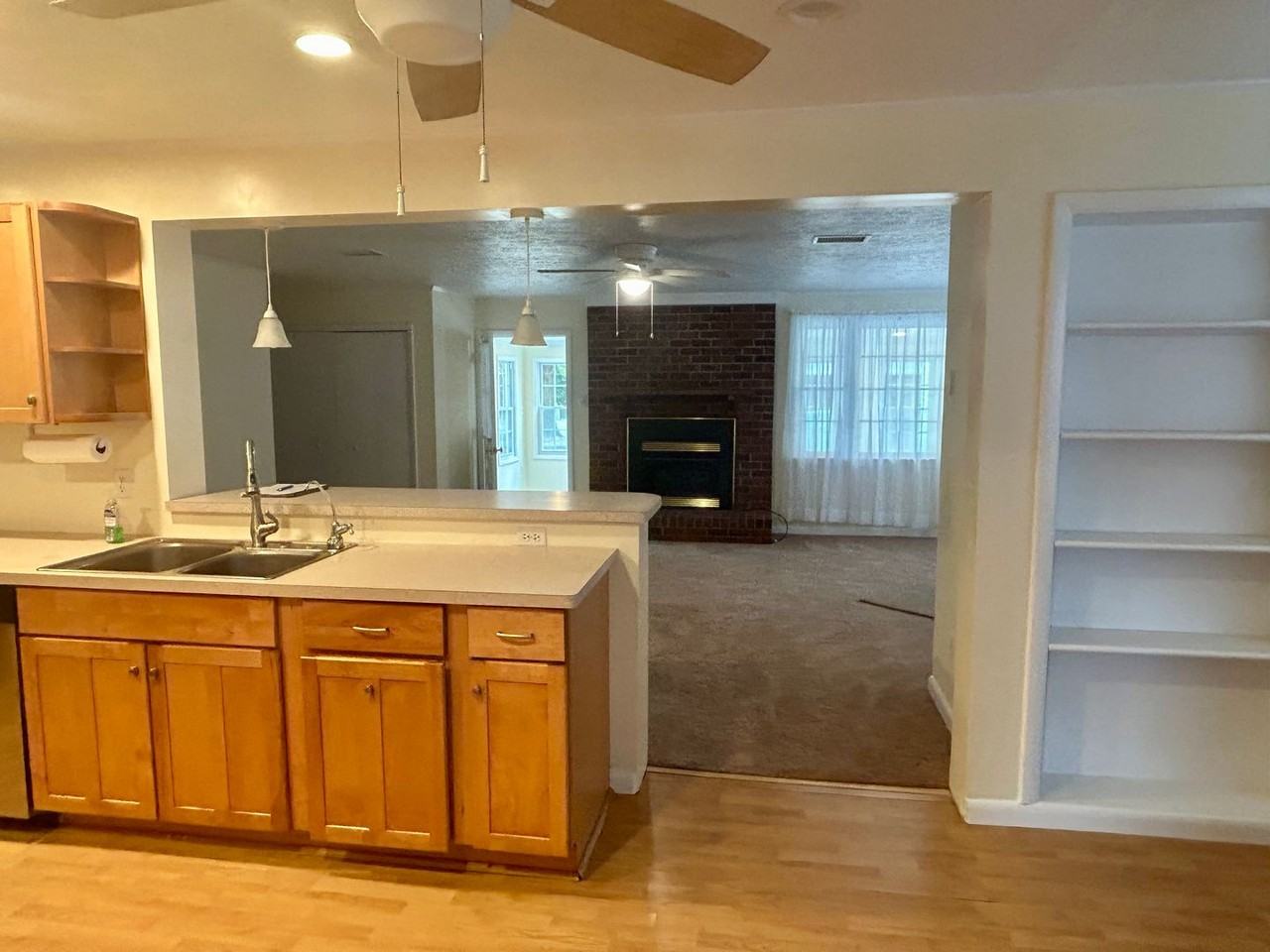 1811 Convair Ln - Photo 4 of 17